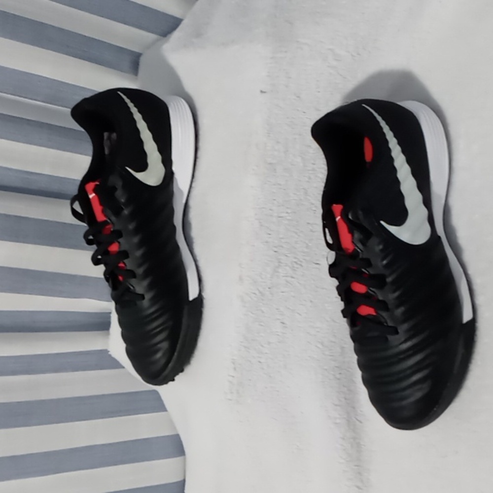 Nike Legend 7 Academy TF NWB Mens 6/ Womens 7.5